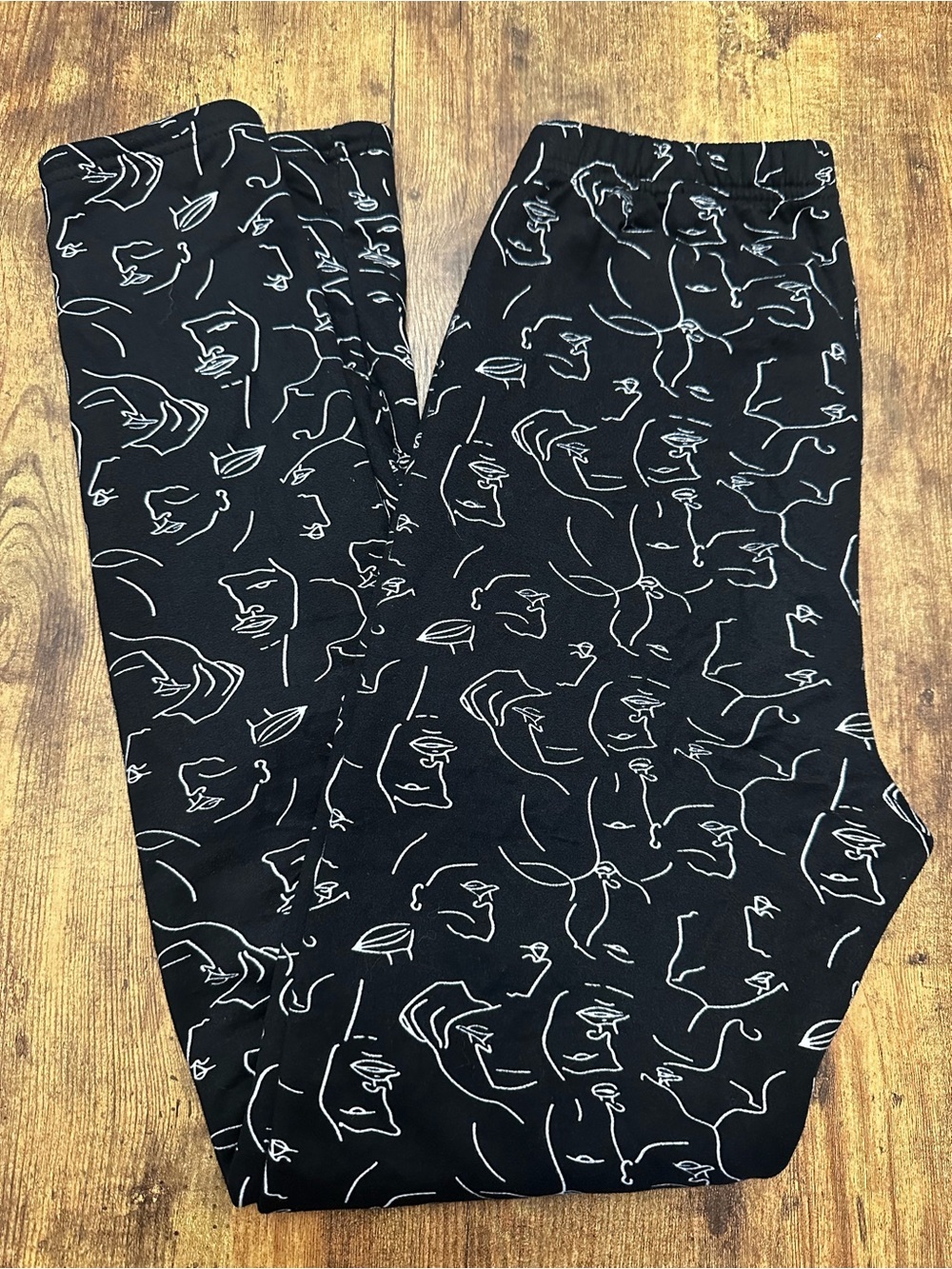 Cozy Casual Black Leggings with White Abstract Line Faces #255